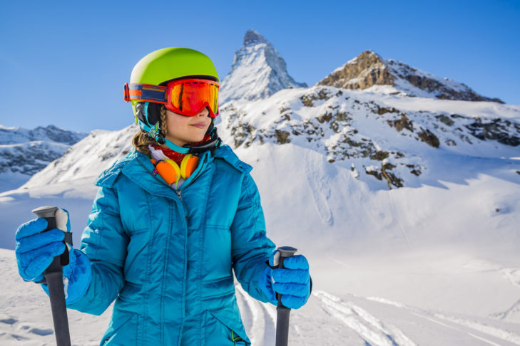 Nel Matterhorn Ski Safari, gli sciatori si muovono intorno al famoso Cervino.