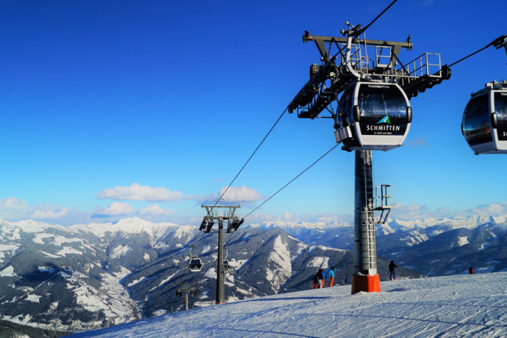 Da Zell am See, gli appassionati di sport invernali possono raggiungere direttamente il comprensorio sciistico di Schmittenhöhe a bordo di modernissime funivie