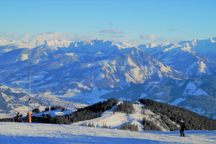 Nel comprensorio sciistico di Schmittenhöhe, vicino a Zell am See, sia i principianti che gli sciatori più esperti hanno il loro tornaconto